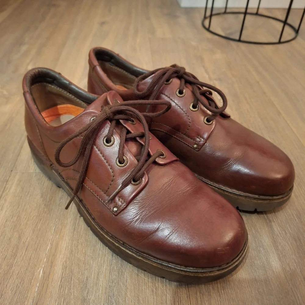 Rockport Men's Rich Brown Vintage Leather Lace-up Oxfords (Size US 8.5) - Picture 1 of 8